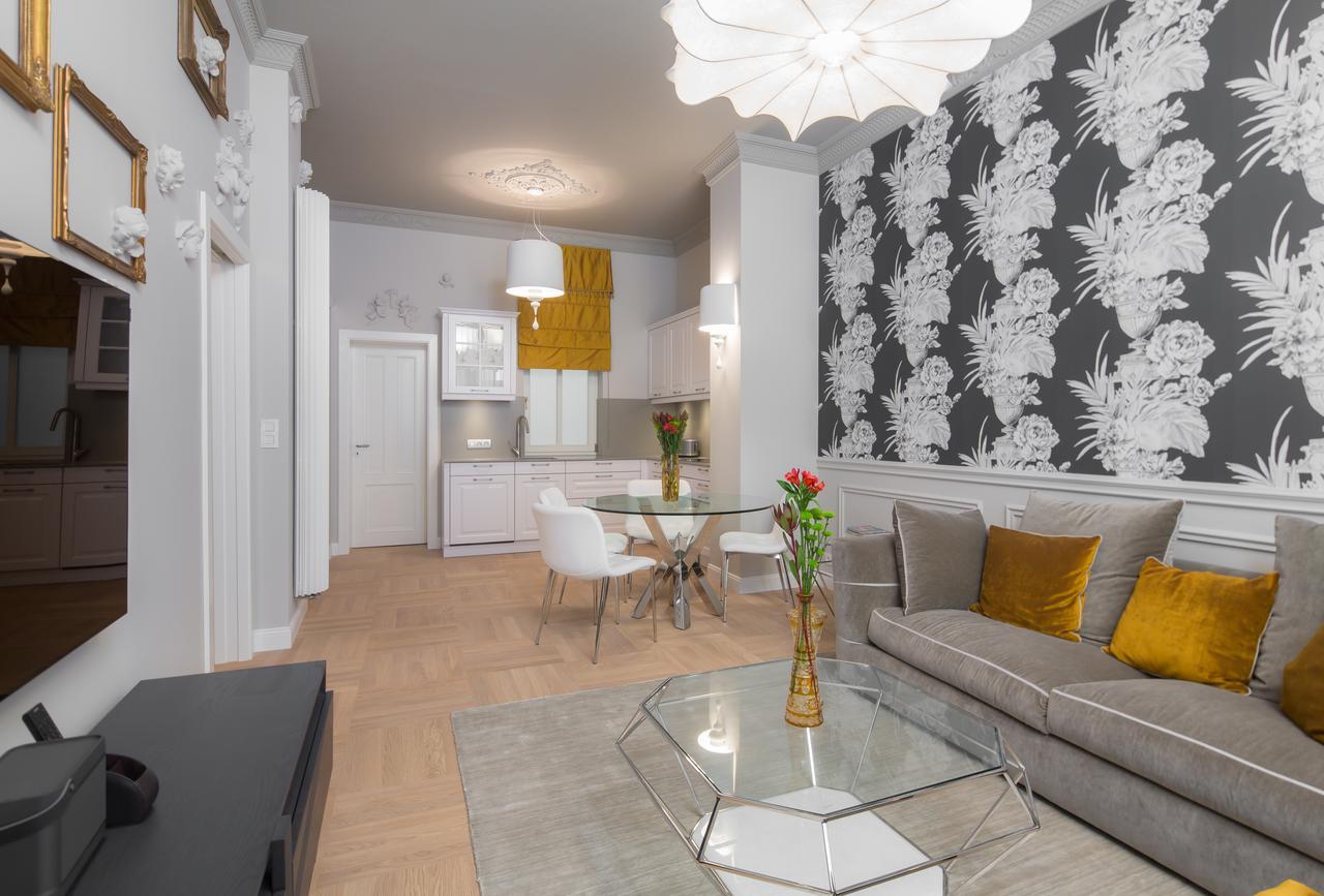 Rubin Luxury Apartments (Adults Only) Κάρλοβι Βάρι Εξωτερικό φωτογραφία