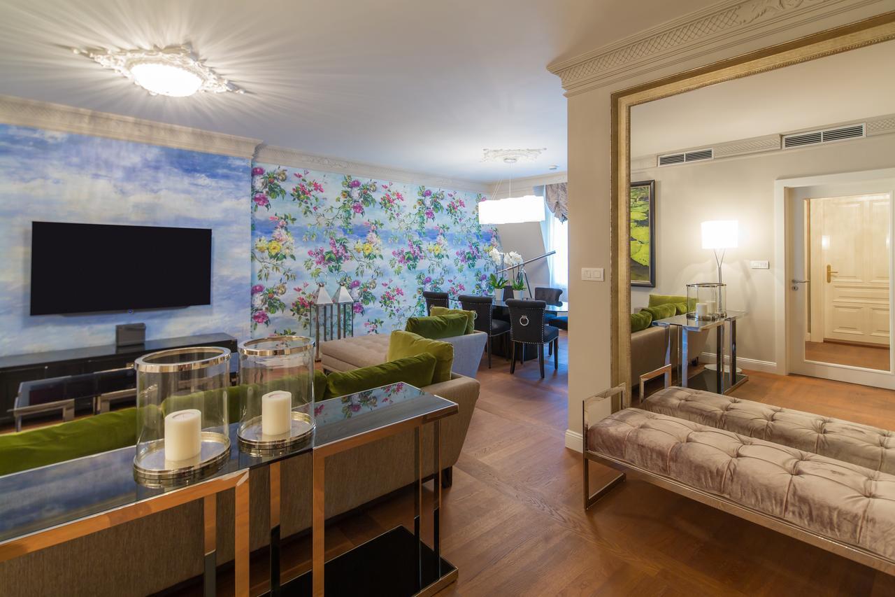 Rubin Luxury Apartments (Adults Only) Κάρλοβι Βάρι Εξωτερικό φωτογραφία
