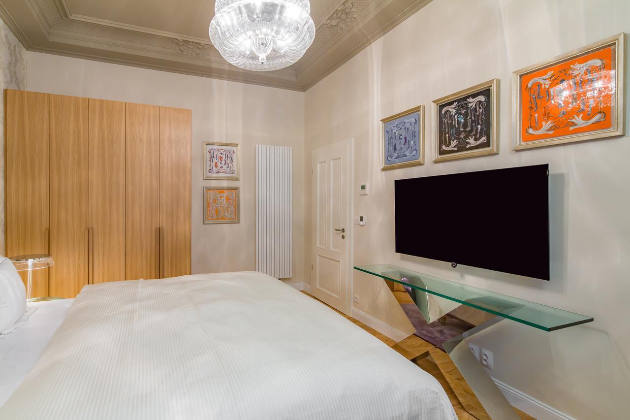 Rubin Luxury Apartments (Adults Only) Κάρλοβι Βάρι Εξωτερικό φωτογραφία