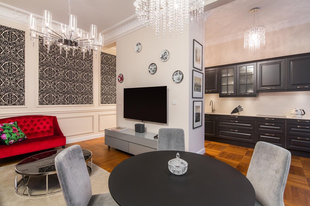 Rubin Luxury Apartments (Adults Only) Κάρλοβι Βάρι Εξωτερικό φωτογραφία