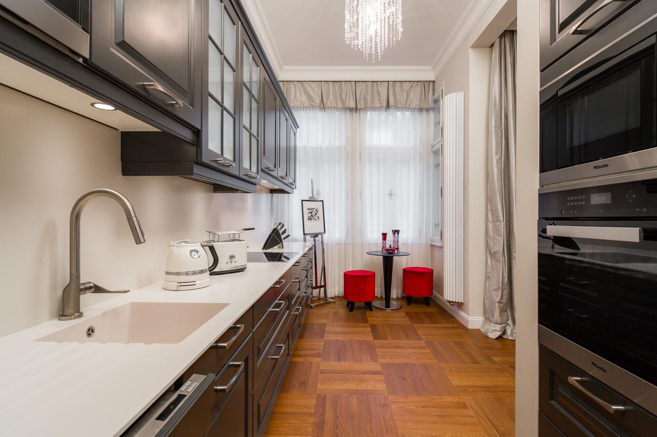 Rubin Luxury Apartments (Adults Only) Κάρλοβι Βάρι Εξωτερικό φωτογραφία