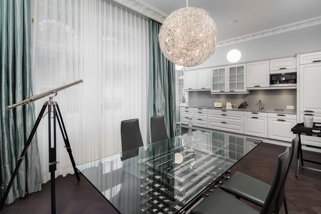 Rubin Luxury Apartments (Adults Only) Κάρλοβι Βάρι Εξωτερικό φωτογραφία